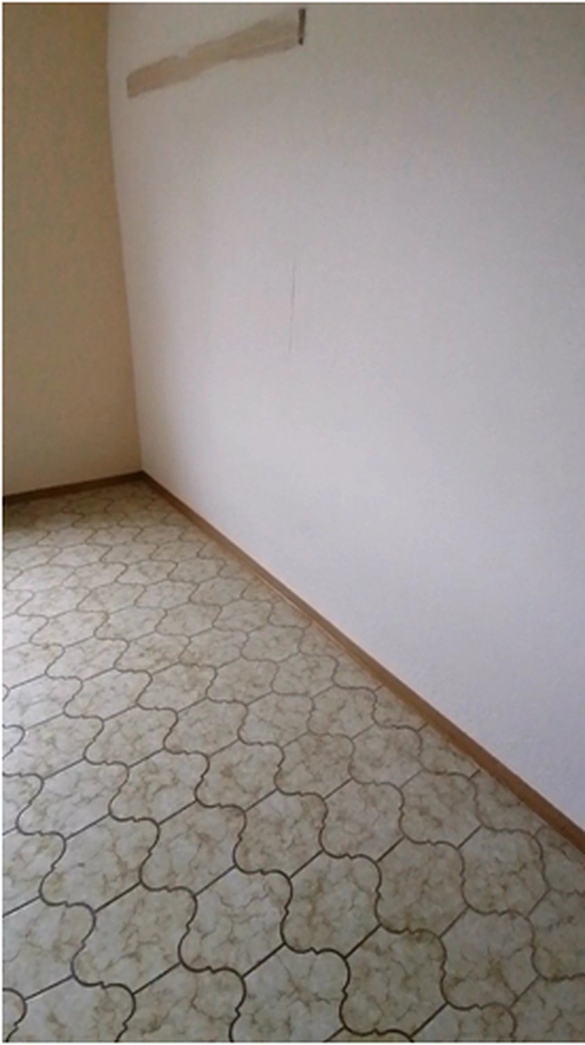 D.Förster - Renovierung - Abgeschlossener Wandbereich nach dem Sanierungsauftrag aus der ersten Perspektive.
